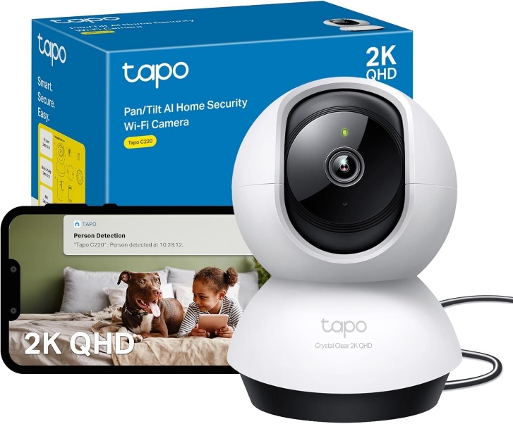 TP-Link Tapo C220 2K Hundekamera mit Smartphone-Ansicht
